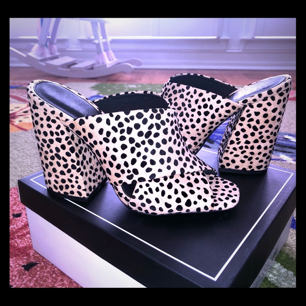 Faux fur leopard heeled mules (boutique) 7.5